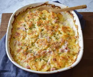 Classic Scalloped Potatoes with Ham