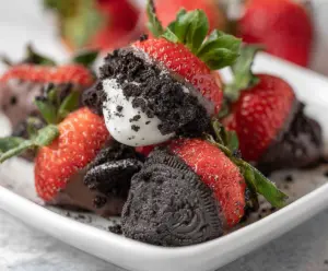 Oreo Truffle-Stuffed Strawberries