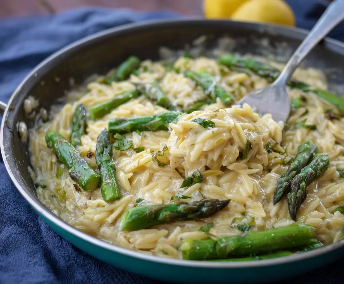 Creamy Lemon Garlic Orzo with Asparagus